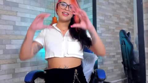 Snapshot of dixypalmer chatting on September 28, 7:24 pm DixyPalmer online show from September 28, 7:24 pm