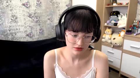 Snapshot of dodiebabikian chatting on September 9, 12:04 pm Annie PVT IS OPEN online show from September 9, 12:04 pm