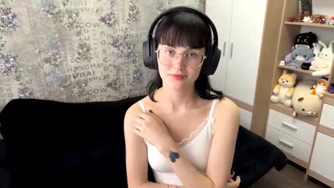 Snapshot of dodiebabikian chatting on September 11, 12:24 pm Annie PVT IS OPEN online show from September 11, 12:24 pm