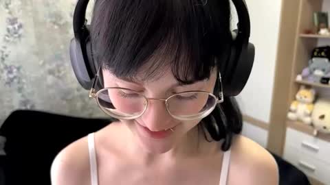 Snapshot of dodiebabikian chatting on September 16, 12:32 pm Annie PVT IS OPEN online show from September 16, 12:32 pm