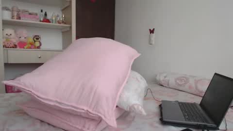 Snapshot of dolcevainin chatting on September 21, 1:28 pm Dolcevainin online show from September 21, 1:28 pm