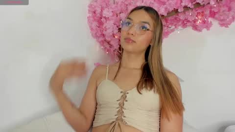 Snapshot of doll_isa_ chatting on September 9, 7:13 pm doll_isa_ online show from September 9, 7:13 pm