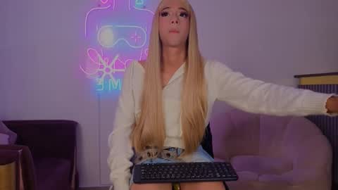  Tomie  online show from December 20, 9:54 pm