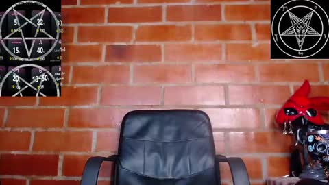 Snapshot of domina_lilith chatting on January 19, 3:50 am Lilith online show from January 19, 3:50 am