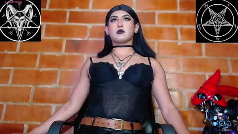 Snapshot of domina_lilith chatting on January 23, 4:19 am Lilith online show from January 23, 4:19 am