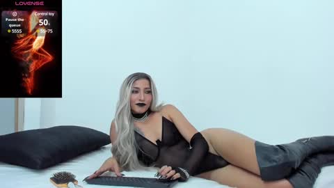 Snapshot of dominatrix_camila chatting on January 3, 9:25 am Camila Roushell online show from January 3, 9:25 am
