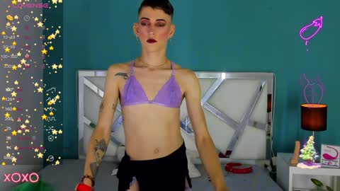 Snapshot of dominic_thailor chatting on December 20, 2:38 pm Dominic online show from December 20, 2:38 pm