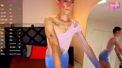 Snapshot of dominic_thailor chatting on October 7, 3:35 pm Dominic online show from October 7, 3:35 pm