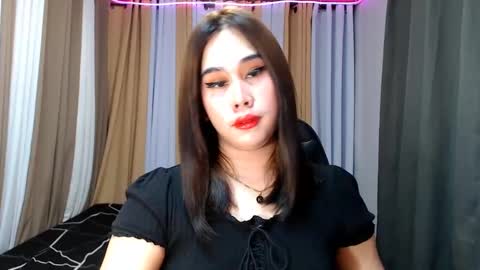 Snapshot of dreammegan chatting on February 4, 12:00 pm Stacy DONT FORGET TO FOLLOW ME AND THUMBS UP my wife samgrg2 online show from February 4, 12:00 pm