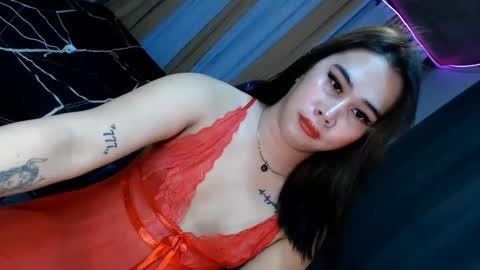 Snapshot of dreammegan chatting on February 5, 6:37 pm Stacy DONT FORGET TO FOLLOW ME AND THUMBS UP my wife samgrg2 online show from February 5, 6:37 pm
