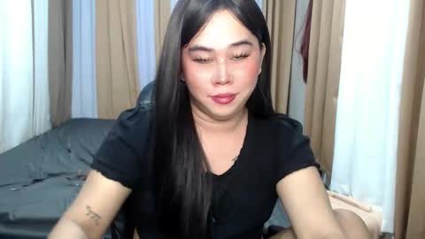 Snapshot of dreammegan chatting on October 8, 2:51 pm Stacy DONT FORGET TO FOLLOW ME AND THUMBS UP my wife samgrg2 online show from October 8, 2:51 pm