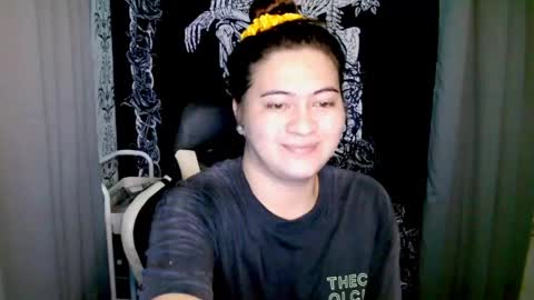 Snapshot of dreamycreamyst chatting on December 7, 2:58 am dreamycreamyst online show from December 7, 2:58 am