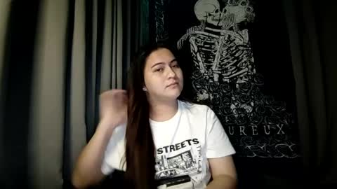 Snapshot of dreamycreamyst chatting on January 7, 7:54 am dreamycreamyst online show from January 7, 7:54 am