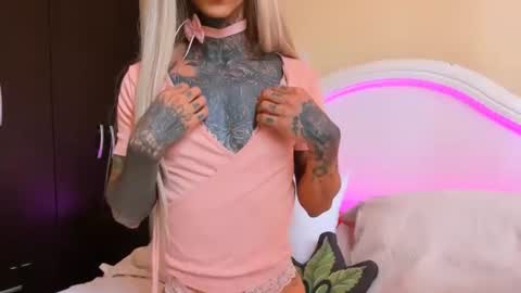 drippyorlove online show from January 30, 2:15 pm