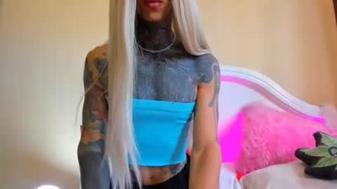 drippyorlove online show from January 31, 5:42 pm