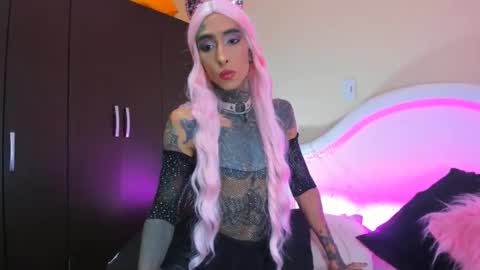 drippyorlove online show from February 8, 10:40 pm