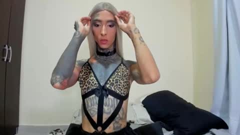 drippyorlove online show from March 6, 10:11 pm