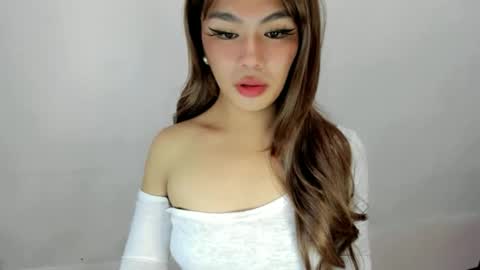Snapshot of dripqueenxoxo chatting on September 24, 2:23 pm miss. Erika online show from September 24, 2:23 pm