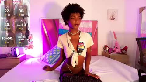 effy_marinn online show from December 3, 6:32 am