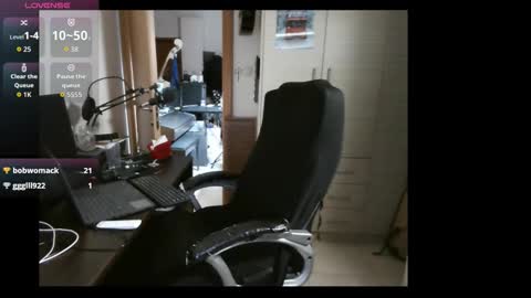 Snapshot of efi_crossou chatting on September 14, 12:38 am efi_crossou online show from September 14, 12:38 am
