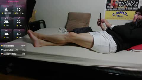 Snapshot of efi_crossou chatting on September 29, 12:10 am efi_crossou online show from September 29, 12:10 am