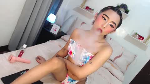 Eilleh online show from February 19, 6:43 pm