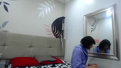 Snapshot of eimyflorian chatting on December 28, 11:19 am Eimyflorian online show from December 28, 11:19 am