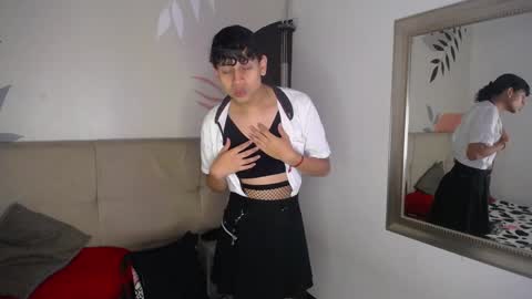Snapshot of eimyflorian chatting on January 14, 11:31 am Eimyflorian online show from January 14, 11:31 am