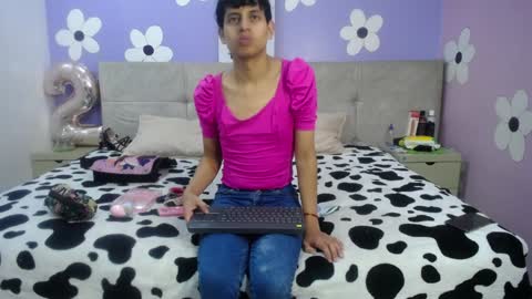 Snapshot of eimyflorian chatting on January 30, 11:33 am Eimyflorian online show from January 30, 11:33 am