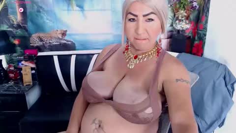 XIOMY   give LIKE on my page online show from October 6, 3:01 pm