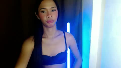 Snapshot of elenapierce69 chatting on March 1, 9:26 pm Call me Yours. online show from March 1, 9:26 pm