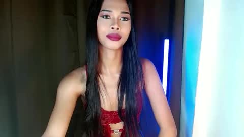 Snapshot of elenapierce69 chatting on March 7, 11:21 am Call me Yours. online show from March 7, 11:21 am