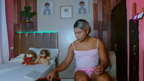 eletrabrowns online show from October 14, 12:50 pm