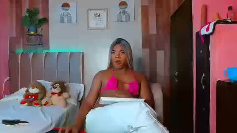 eletrabrowns online show from October 15, 5:02 pm