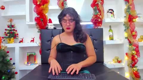 Snapshot of elith_berry69_ chatting on December 15, 9:09 pm elith_berry69_ online show from December 15, 9:09 pm