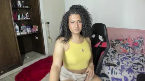 Snapshot of elizabeth_777 chatting on February 6, 8:50 am elizabeth_777 online show from February 6, 8:50 am