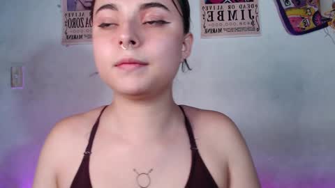 Snapshot of elizabeth_taylorxxx chatting on January 6, 12:05 am Elizabeth Taylor online show from January 6, 12:05 am