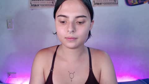 Snapshot of elizabeth_taylorxxx chatting on March 10, 2:17 am Elizabeth Taylor online show from March 10, 2:17 am