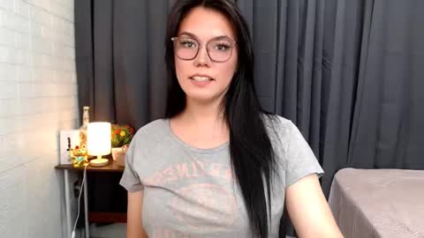 Snapshot of ellahollywood1818 chatting on February 27, 1:38 pm CINDERELLA online show from February 27, 1:38 pm