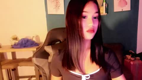 Snapshot of ellaliciousss chatting on March 9, 7:15 pm ella online show from March 9, 7:15 pm