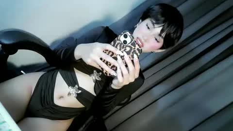 ella online show from February 18, 7:10 pm