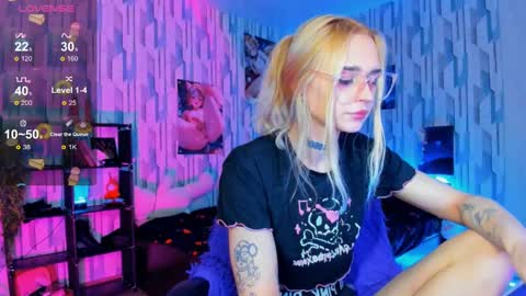 Snapshot of elli_26 chatting on March 4, 11:51 am Ellie online show from March 4, 11:51 am