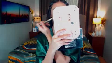 Snapshot of elliecummers chatting on January 8, 12:37 pm ellie online show from January 8, 12:37 pm