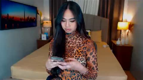Snapshot of elliecummers chatting on January 22, 9:33 pm ellie online show from January 22, 9:33 pm