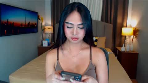 Snapshot of elliecummers chatting on February 3, 8:46 pm ellie online show from February 3, 8:46 pm