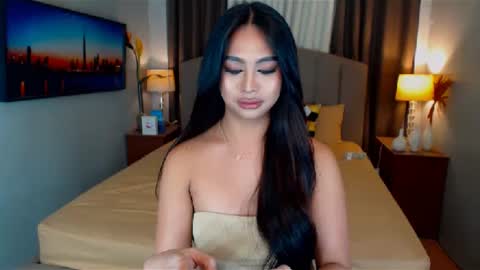 Snapshot of elliecummers chatting on February 8, 6:22 pm ellie online show from February 8, 6:22 pm
