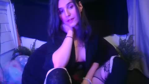 Snapshot of embers_of_eternity chatting on December 25, 1:10 am Ellie online show from December 25, 1:10 am