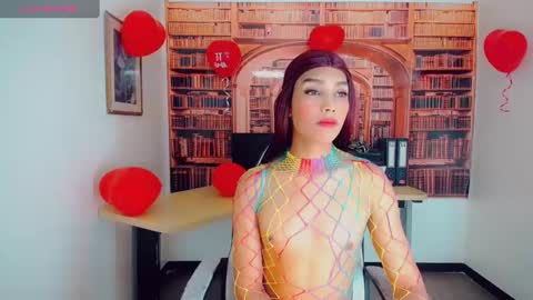 Snapshot of emeli_roushot chatting on February 17, 11:34 am Emeli online show from February 17, 11:34 am
