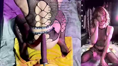 Emery Lune online show from November 12, 5:31 am