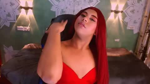 Snapshot of emili_roux chatting on January 11, 7:59 pm Emili roux online show from January 11, 7:59 pm